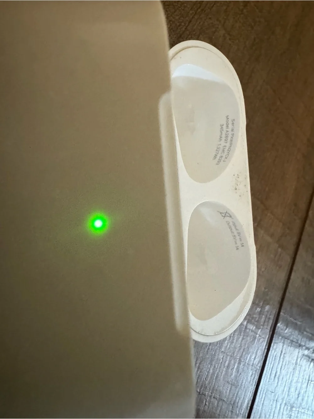 Apple compact white